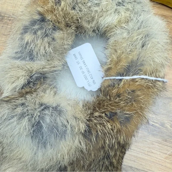 Moccasins size 8 Yellow Fur-Trimmed - Picture 6 of 8